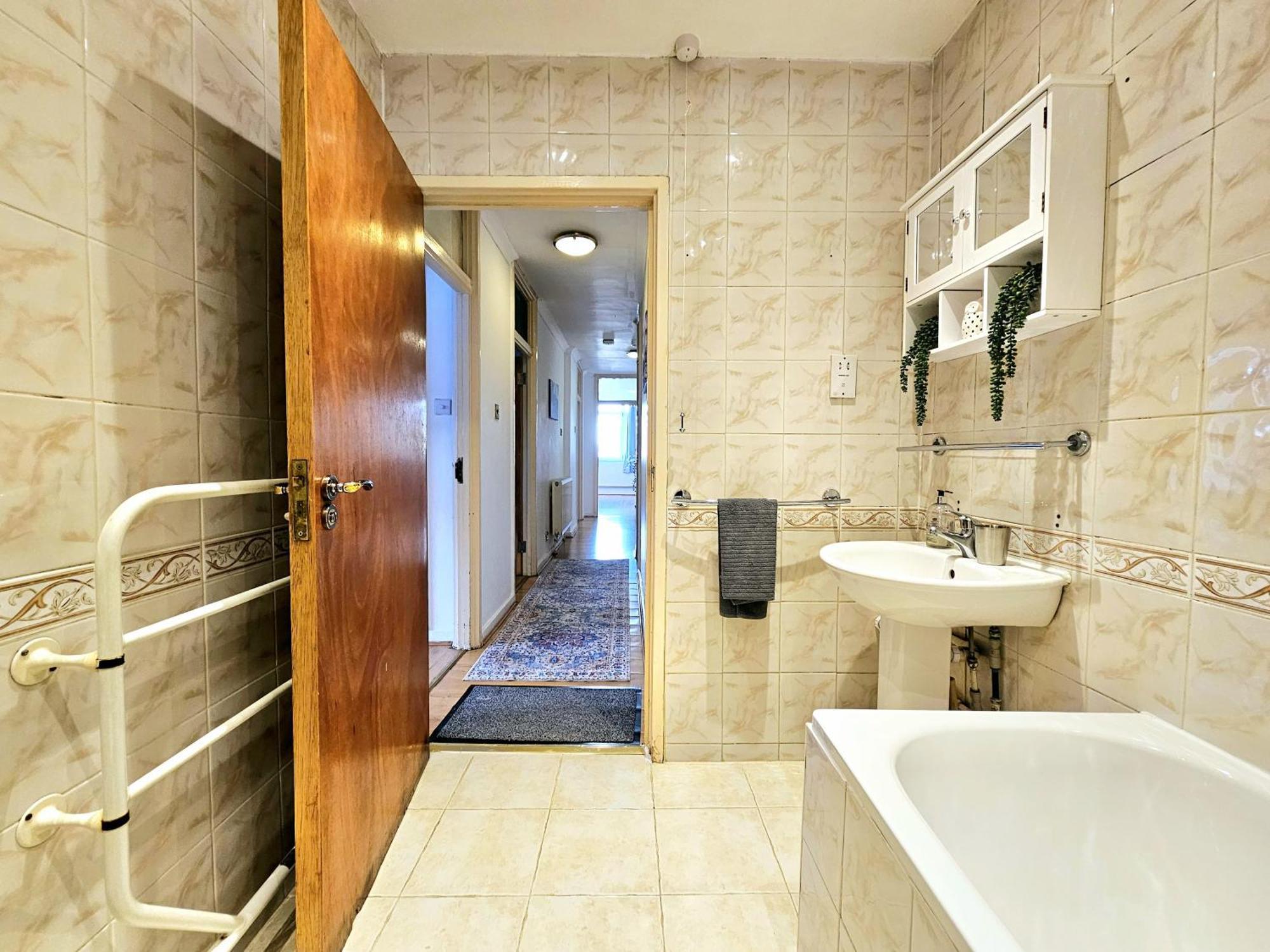 Bright & Spacious Home In Building With Lift, Right Next To Bayswater Station - Walk To Kensington Palace, Hyde Park, Little Venice & Notting Hill London Bagian luar foto